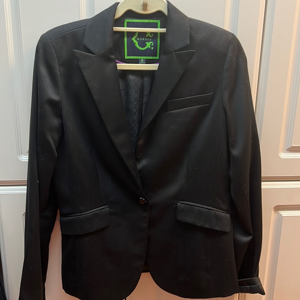 C wonder fitted blazer.